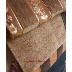 Koordynat szenil jasny gładki brąz  do  pasów jasnego brązu żakardowo-szenilowych